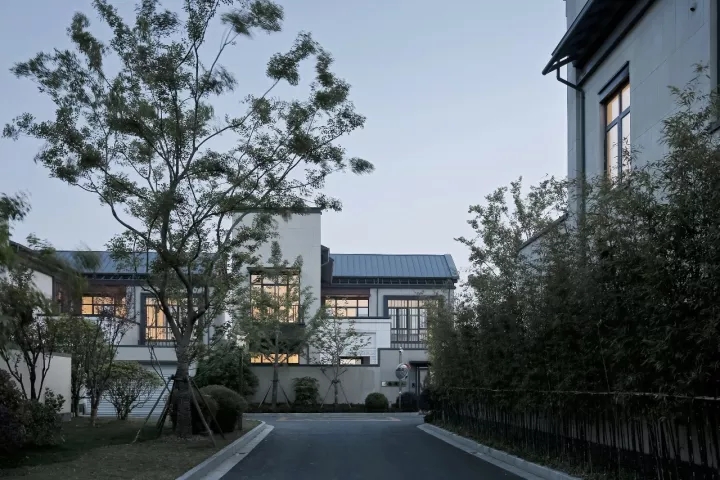 内侧修建单体的院落普遍安顿于修建和蹊径之间以；；に矫苄